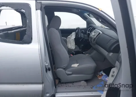 2005 Toyota Tacoma Base V6 z USA, uszkodzony, nr VIN 5TEUU42N35Z092587